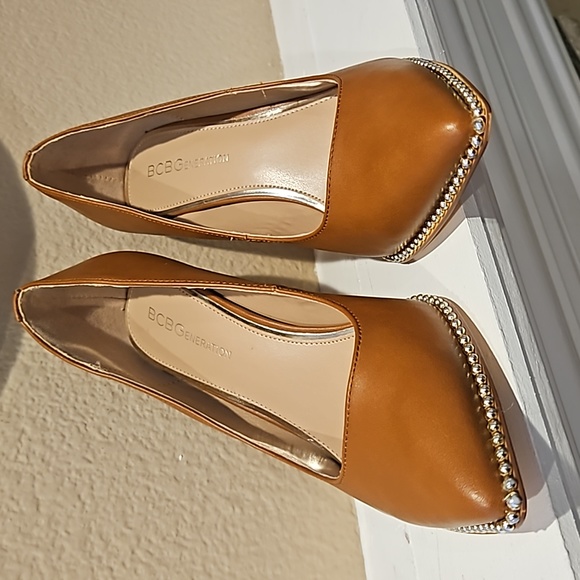BCBGeneration Hawti Pump with Decorative Gold Beading - Picture 10 of 15
